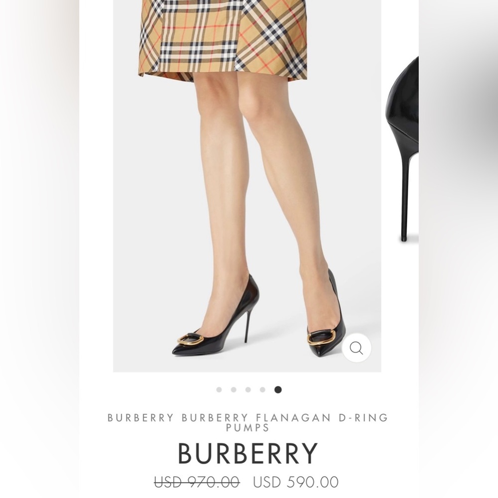 Black Burberry D-Ring pump
